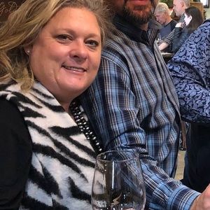 Meet your Posher, Lorie